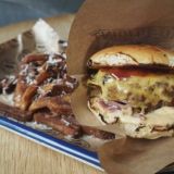 Helsingin parhaat burgerit: Social Burgerjointin Bronx Burger on kaupungin katu-uskottavin hampurilainen