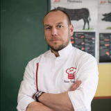 Tommi Tuominen kouluttaa nuoria kokkeja – haku käynnissä nyt