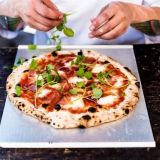 Teurastamon ravintolatarjonta kasvaa – Pizzalaan aito puulämmitteinen uuni