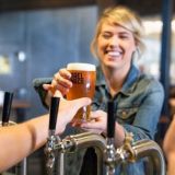 Vielä ehtii olutfestareille: Craft Beer Helsinki rantautui Ullanlinnaan