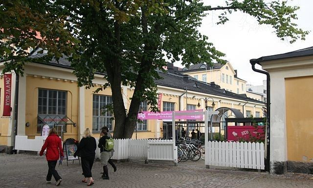 Taka-Töölössä sijaitseva Korjaamo täyttyy viikonloppuna huippudesignista.