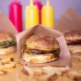 Bitesin messeviä burgereita saa vihdoin Kampista – Mukana myös SYÖ!-viikoilla