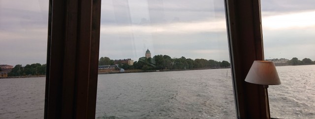 Menomatkalla ohitimme Suomenlinnan
