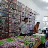 DVD- ja CD-levybisnes toimii edelleen Turkmenistanissa koska täällä ei ole kansainvälistä Internetiä, ei Netflixiä, ei Spotifyä.