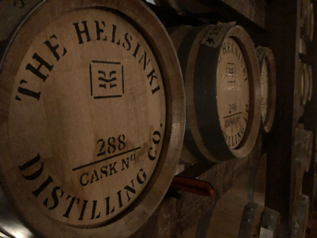 Viskikellarista löytyy lähemmäs 800 tynnyrillistä viskiä.