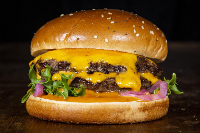 Sellossakin pääsee nyt herkuttelemaan Panco Villan legendaarisilla burgereilla.