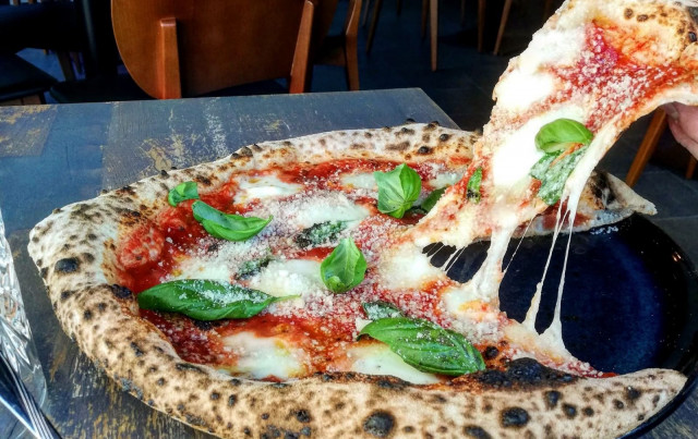 Il Poston aidot napolilaiset pizzat vievät kielen mennessään!