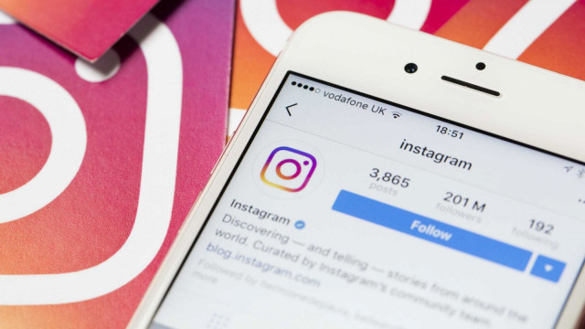Hoe Instagram-foto's op een telefoon op te slaan