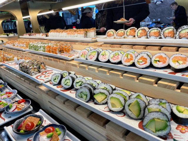 Teppanyakin lisäksi uutuusravintolassa pääsee myös sushin makuun.