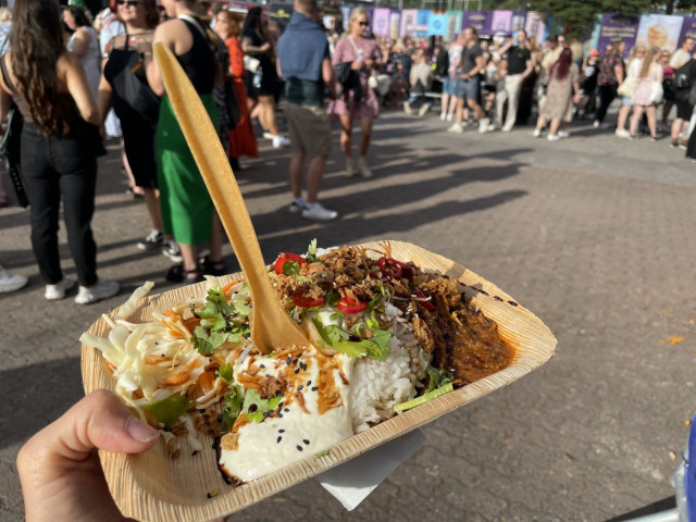 Bali Brunchin rendang maistui Tikkurila Festivaalien avajaispäivänä.