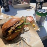 Wagyu-nautaa ja viskiä! Lähes 30 €:n burgerista povataan terassihittiä
