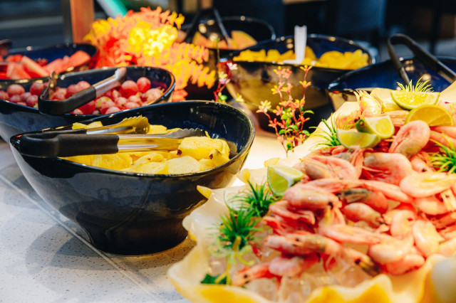 Buru Teppanyakin ylistävät arviot kertovat omaan kieltään ravintolan tarjonnasta.