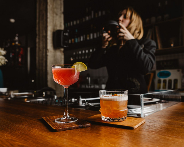 DJ:t soittavat tässä paikassa vain vinyylejä.