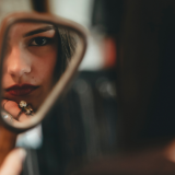 Miksi kutsumme nykyään jokaista exää narsistiksi?