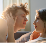 Taylor Swiftin parisuhde antoi Tiktok-ilmiölle nostetta – tästä on kyse