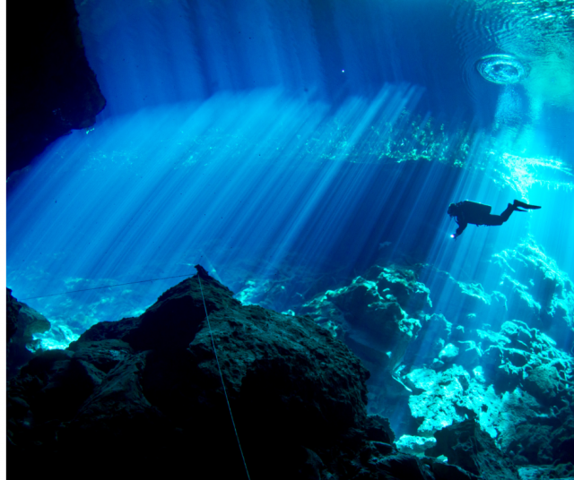 Valtamerien pelko on suhteellisen yleinen pelko.