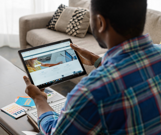 Kestikin yllättävän pitkään, että Linkkariin rantautui tuttu lieveilmiö eli epäsuora tai suoranainen seuranhaku. Kuvituskuva.