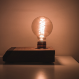 “Lamppu näyttää oudolta” – TikTokin uusi ilmiö saa ihmiset kyseenalaistamaan todellisuuden