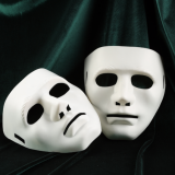 Neljä merkkiä siitä, että kasvoit yhteisöllisen narsistin kanssa