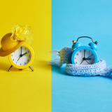 Kelloja käännetään taas – ja monia harmittaa