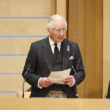 Kuningas Charles sai koululaiset nauramaan Vatikaanissa yhdellä sutkautuksella