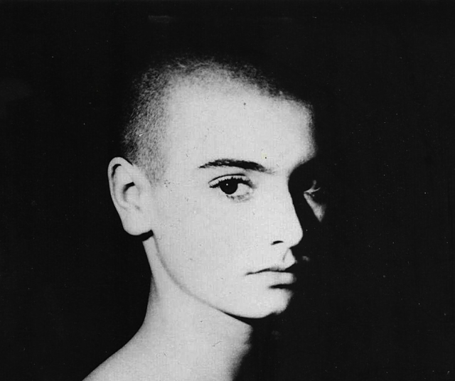 Sinead O'Connor 1987. Tuntematon kuvaaja.