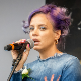 Lily Allen avautuu erostaan David Harbourin kanssa — laulaa uudella levyllä 