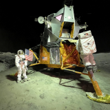 Tähän salaliittoteoriaan Kim Kardashian uskoo: 