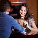 TikTokin 90 minuutin sääntö pelastaa sinut kiusallisilta ensitreffeiltä