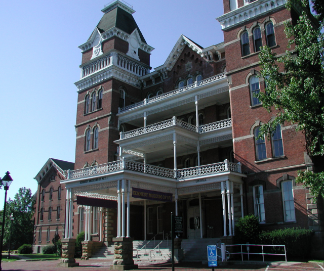 Mielisairaalan tilat kuuluvat nykyisin Ohion yliopistolle, ja tarjoaa tilat Kennedy-museolle, auditoriolle, toimistolle, luokkahuoneille ja parille kummitukselle.