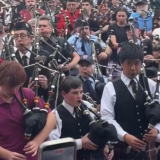 374 säkkipillinsoittajaa soitti AC/DC:tä – Australia rikkoi ennätyksen ja mahdollisesti myös pari tärykalvoa