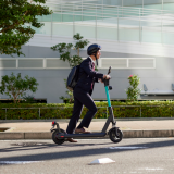5 muutosta, joita Helsingin kaupunki esittää sähköpotkulautailuun