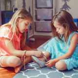 Oletko esikoinen? Siksi sinulla on usein parhaat – ja raskaimmat – ihmissuhteet