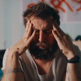 Miksi alkoholi turvottaa? Arkilääketieteen lyhyt oppimäärä