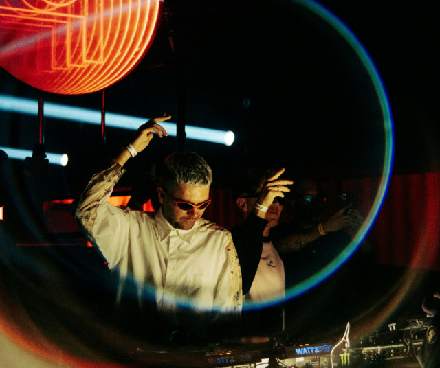 Kuvituskuva. Kyseisten hemmojen ei tiedetä vetäneen mitään, he ovat vain kuvassa.