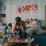 Alkoholiturvotus: 7 nopeaa keinoa keinoa näyttää freesiltä seuraavana päivänä