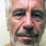 Yksi Epsteinin uhreista astui julkisuuteen karujen väitteiden kanssa: 