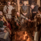 Näin viikinkilapset juhlivat joulua – monet perinteet ovat yhä voimissaan Pohjoismaissa