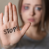 Manta hehkuu oranssina väkivaltaa vastaan – Helsinki mukana YK:n kampanjassa