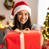 Lahjoja on kiva antaa, mutta myös saada - pikaetiketti hyvään tapaan vastaanottaa paketteja