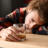 Kun mies kostokännää ja muut olettavat, että hoidan hänet kotiin