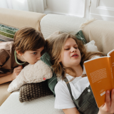 Tämä yksi sisarussuhde tekee miehistä yllättävän hyviä kumppaneita