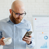 Tinder-profiilissa kummallisia lyhenteitä? Tässä selitys: GFE, OWO ja CIM kertovat yleensä yhdestä asiasta