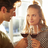 Miksi itsevarmat, etäiset ja vähän vaaralliset tyypit vetävät meitä puoleensa?