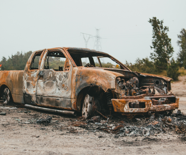 Tätä autoa ei taida pelastaa enää mikään kuuntelu. Kuvituskuva.