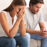 Parisuhde ei hajoa riidoista – vaan siitä, että tätä keskustelua ei käydä