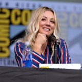 Kaley Cuoco juhli 40-vuotissynttäreitään New Yorkissa – Tom Pelphrey yllätti rakkaansa