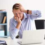 Pelkäätkö työntekoa? Et ole ainoa – tutustu maailman harvinaisimpiin fobioihin