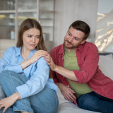 Näitä kahta asiaa sinun ei koskaan kannata sanoa kumppanille – vaikka kuinka tekisi mieli