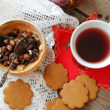 Miksi glögiin lisätään rusinoita ja manteleita – ja miksi siitä kiistellään?